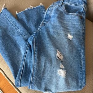 Vintage 501 denim jeans. Size 25 x 30. Pictures show all
Details